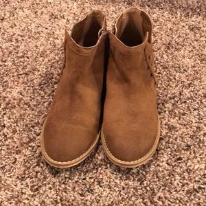 Brown girls ankle boots